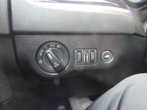 Used 2023 Chrysler 300 S RWD image 18