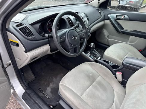 Used 2013 Kia Forte EX FWD image 9