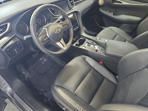 Certified 2025 INFINITI QX50 Luxe w/ Accent Package image 16