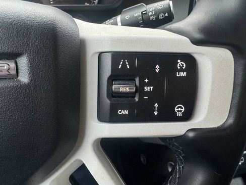 Used 2023 Land Rover Defender 110 X-Dynamic SE image 23