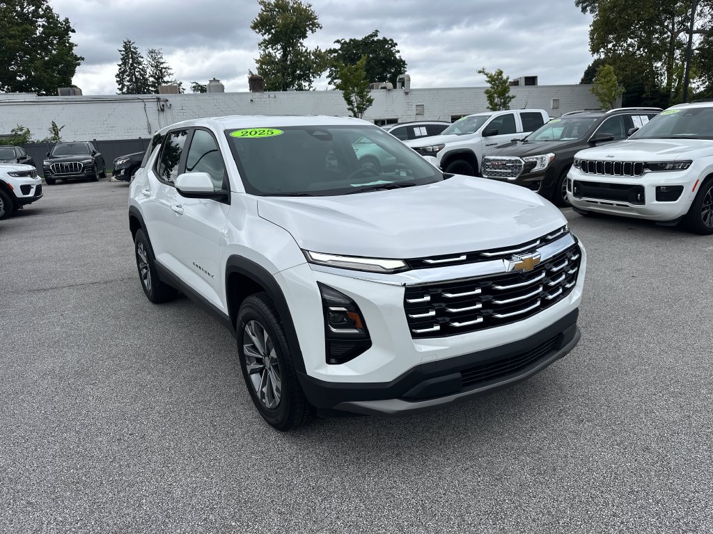 Used 2025 Chevrolet Equinox LT FWD image 4