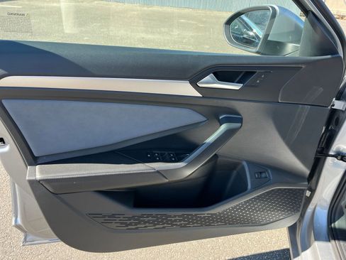 Used 2025 Volkswagen Jetta SE image 20