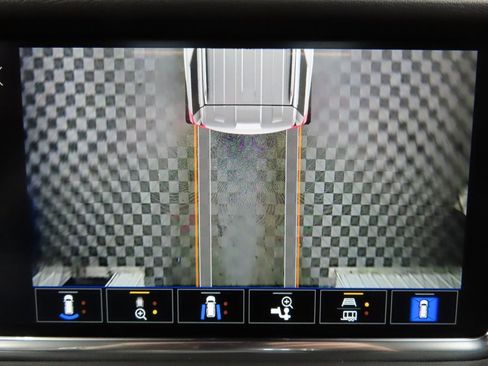 Used 2024 GMC Yukon XL Denali image 18