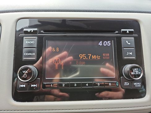 Used 2016 Honda HR-V LX image 29