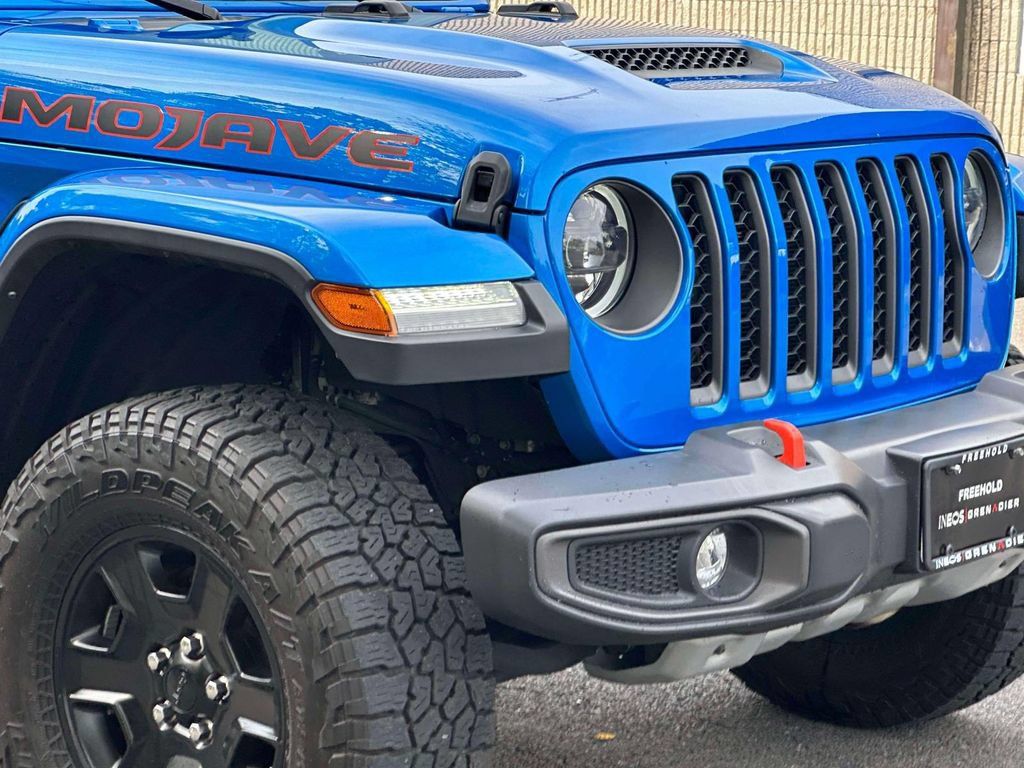 Used 2023 Jeep Gladiator Mojave w/ LED Lighting Group AWD/4WD image 9