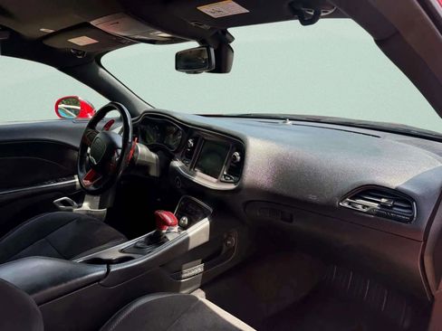 Used 2018 Dodge Challenger SXT Plus image 7