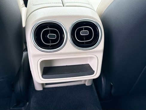 Used 2024 Mercedes-Benz C 300 C 300 image 21