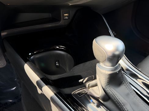 Used 2020 Toyota C-HR XLE FWD image 45