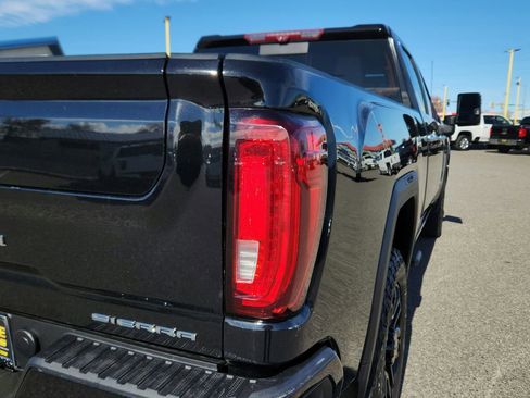 Used 2022 GMC Sierra 2500 Denali w/ Denali Black Diamond Edition image 31