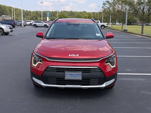 Used 2025 Kia Niro LX FWD image 8