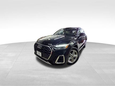 Used 2023 Audi Q5 e Premium Plus w/ Premium Plus Package image 3
