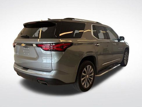 Used 2023 Chevrolet Traverse Premier FWD image 3