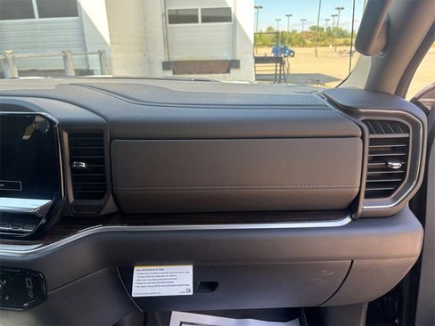 New 2026 GMC Sierra 1500 Elevation image 16