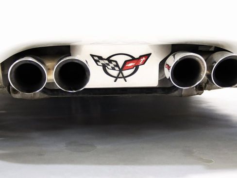 Used 2004 Chevrolet Corvette w/ Preferred Equipment Group image 15