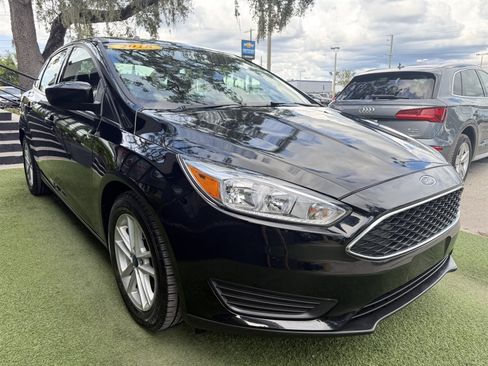 Used 2018 Ford Focus SE FWD image 3