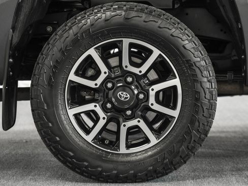 Used 2018 Toyota Tundra SR5 image 17