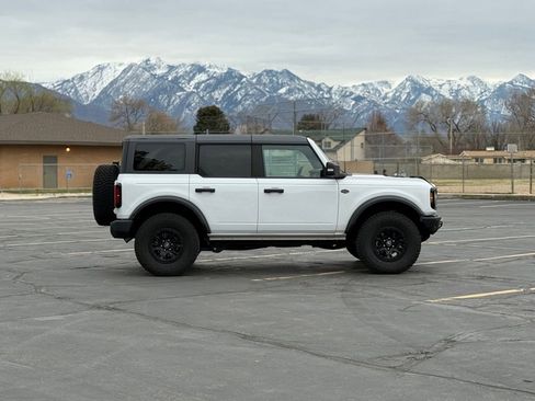 Used 2024 Ford Bronco Wildtrak image 4