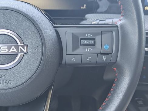Certified 2025 Nissan Kicks SR FWD image 22