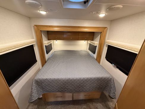 Used 2018 Mercedes-Benz Sprinter 3500 image 75