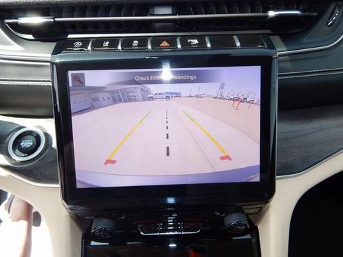 Used 2022 Jeep Grand Cherokee L Limited image 20