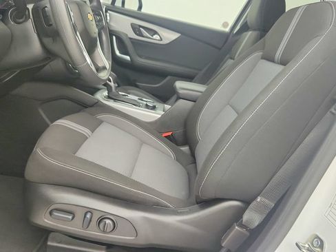 Certified 2025 Chevrolet Blazer LT FWD image 14