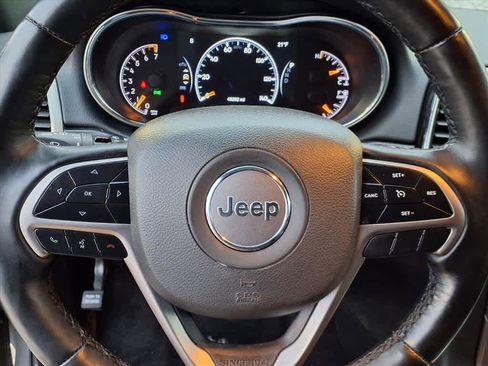 Used 2022 Jeep Grand Cherokee Laredo X image 19