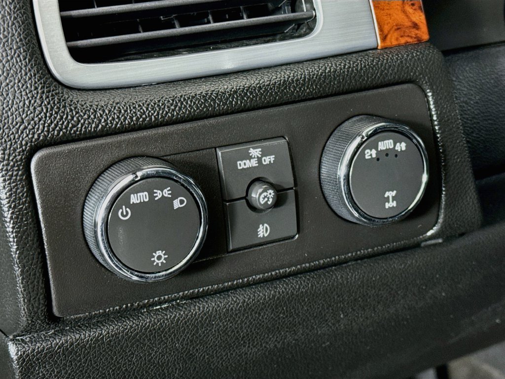 Used 2011 Chevrolet Suburban LT AWD/4WD image 10