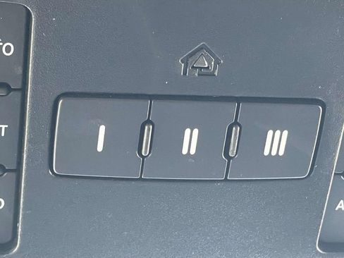 Used 2020 Jeep Grand Cherokee Limited w/ Luxury Group II image 34