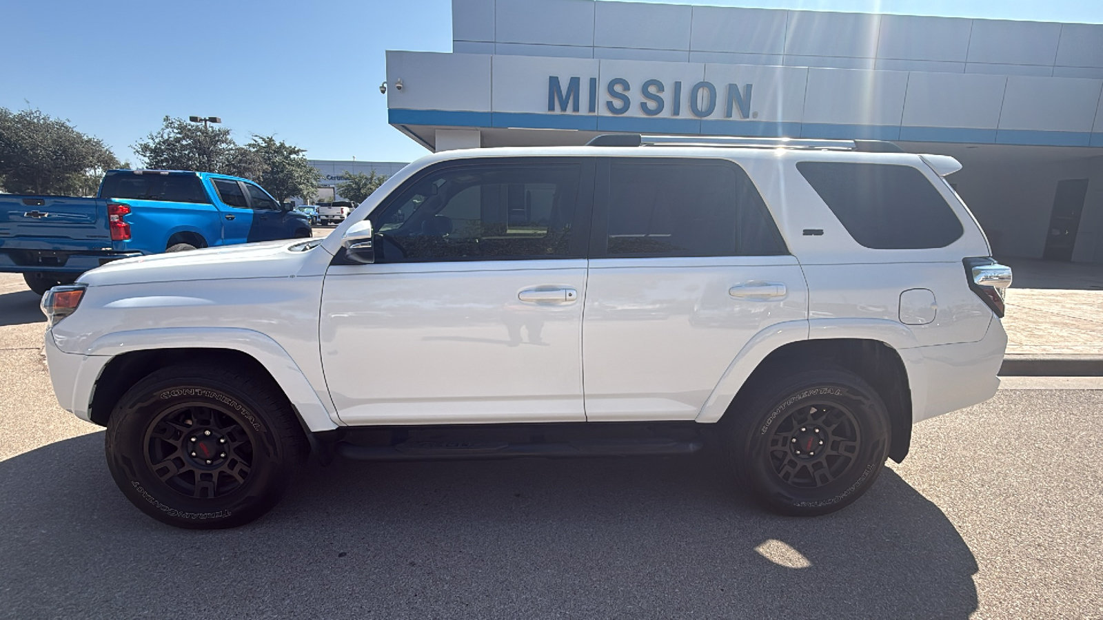 Used 2020 Toyota 4Runner SR5 Premium AWD/4WD image 4