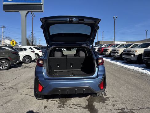 Used 2024 Subaru Crosstrek 2.0i Premium image 5