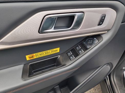 New 2026 Ford Explorer Active w/ Active Comfort Package image 9