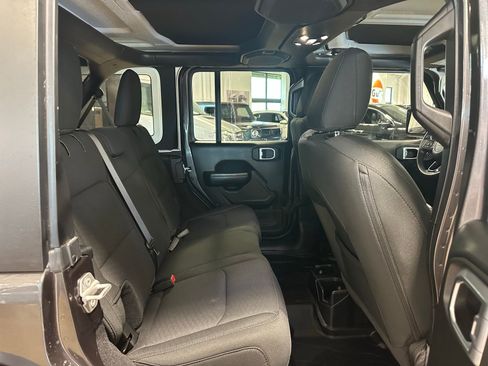 Used 2020 Jeep Wrangler Unlimited Sport image 29