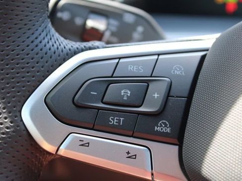 New 2025 Volkswagen Tiguan SE R-Line AWD/4WD image 22