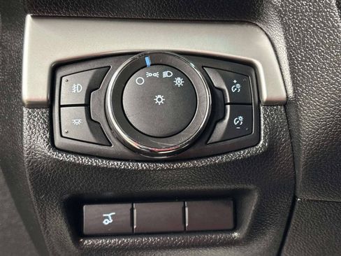 Used 2017 Ford Explorer XLT w/ Equipment Group 201A AWD/4WD image 29