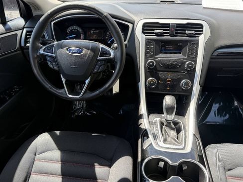 Used 2015 Ford Fusion SE w/ Equipment Group 201A FWD image 7
