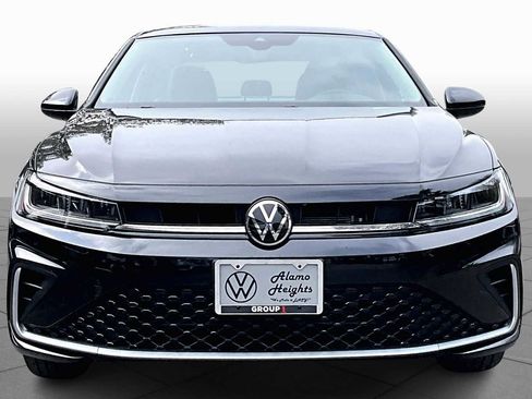 New 2026 Volkswagen Jetta SE image 3