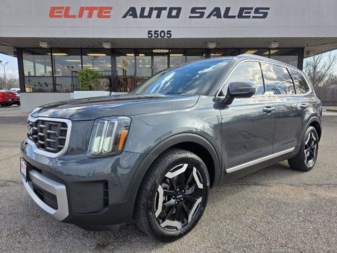 Used 2023 Kia Telluride S w/ S Sunroof Package image 1