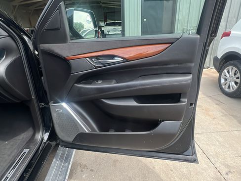 Used 2015 Cadillac Escalade Premium AWD/4WD image 20