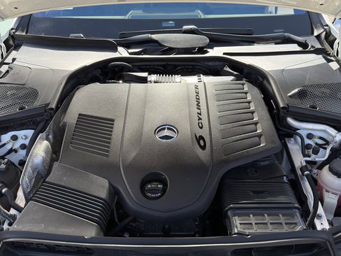 Used 2022 Mercedes-Benz S 500 4MATIC w/ AMG Line Package image 11