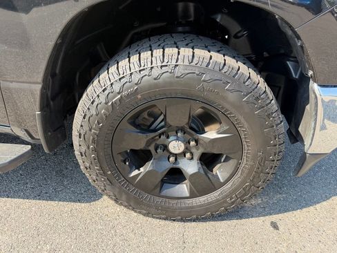 Certified 2019 RAM 1500 Big Horn AWD/4WD image 16