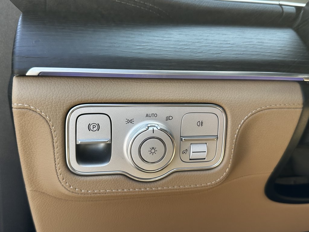 New 2026 Mercedes-Benz GLS 450 4MATIC image 33