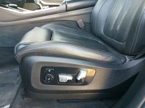 Used 2019 BMW X5 xDrive50i w/ M Sport Package image 29