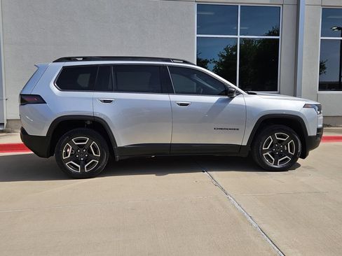 New 2026 Jeep Cherokee Limited AWD/4WD image 2