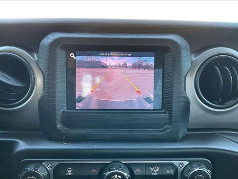 Certified 2021 Jeep Gladiator Sport image 12