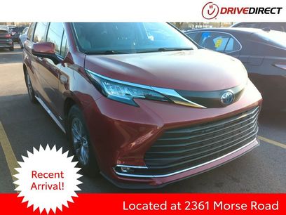 Used 2021 Toyota Sienna XLE