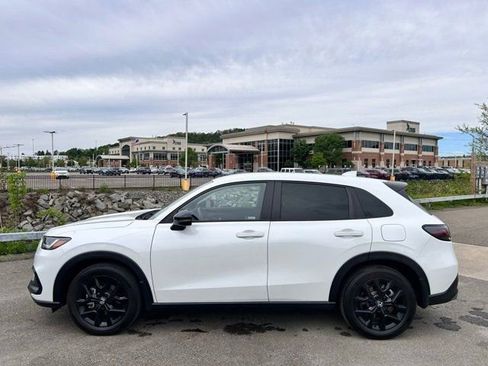 Used 2024 Honda HR-V Sport image 2