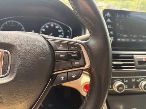 Used 2018 Honda Accord Touring image 23