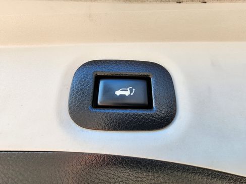 Used 2020 Nissan Rogue SV image 27