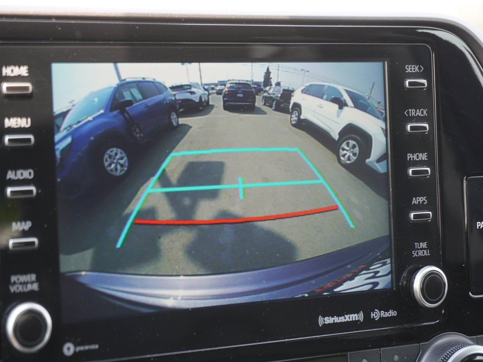 Used 2022 Toyota Highlander XLE FWD image 28