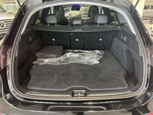 Used 2025 Mercedes-Benz GLC 350e 4MATIC image 9